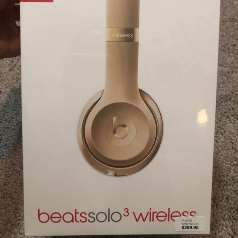 Beats Solo3 Wireless Headphones NWT!